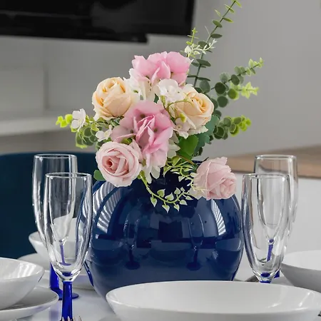 Cracow Royal Blue Avia Estate By Renters Apartment Krakau