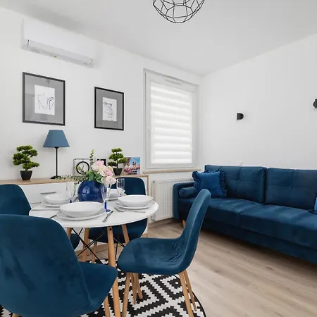 Cracow Royal Blue Avia Estate By Renters *