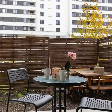 Cracow Royal Blue Avia Estate By Renters *